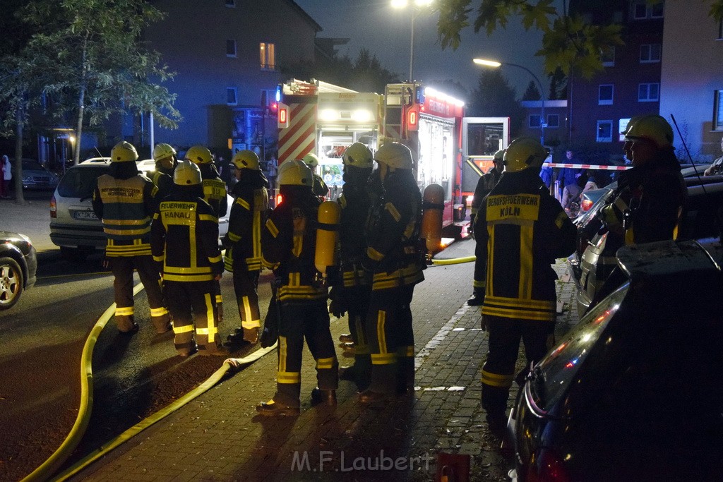 Feuer 2 Y Kellerbrand Koeln Ostheim Ruppinerstr P090.JPG - Miklos Laubert